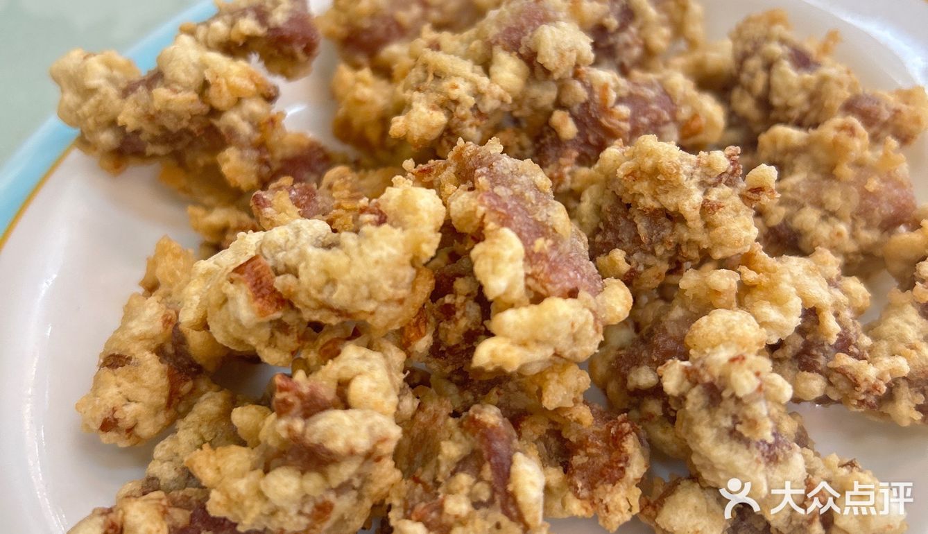 对虾和海蛎也很多，足足的料，满满一大碗