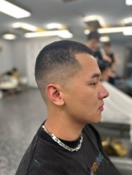 -即型男士理发工作室