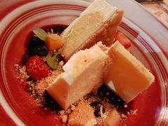 芝士蛋糕配野莓酱-BROWNSTONE布朗石西班牙餐厅(富城店)