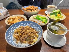 -红猪卤肉饭(大西洋美食城店)