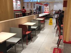 用餐区-乡村基(南坪上海城店)