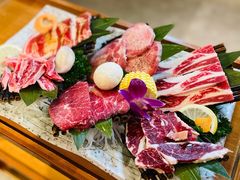 黑牛六拼-明洞阿姨·韩式酱蟹烤肉·创意料理(三元桥店)