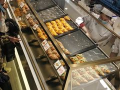 面包甜点陈列柜-月枫堂(长春这有山店)