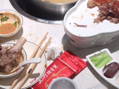 -三人行骨头王火锅(长寿店)