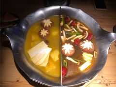 红颜花胶鸡锅-湊湊火锅·茶憩(杭州湖滨银泰in77店)