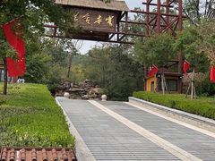 -黄金寨原生态旅游区