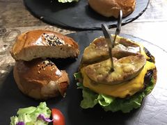 双片鹅肝汉堡-HIGH FIVE哈福手工汉堡(桂林路店)