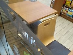 -全家便利店(秀沿路二店)