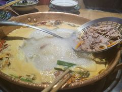 -洱火云南酸菜牛肉火锅(石景山当代商城店)