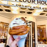 一起进入这家超出片的法式奶油风的漫画面包房