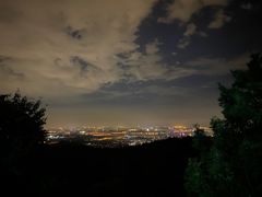 -鬼笑石后山停车场