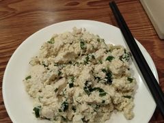 小葱拌豆腐-清真吴记门钉肉饼·喜多利