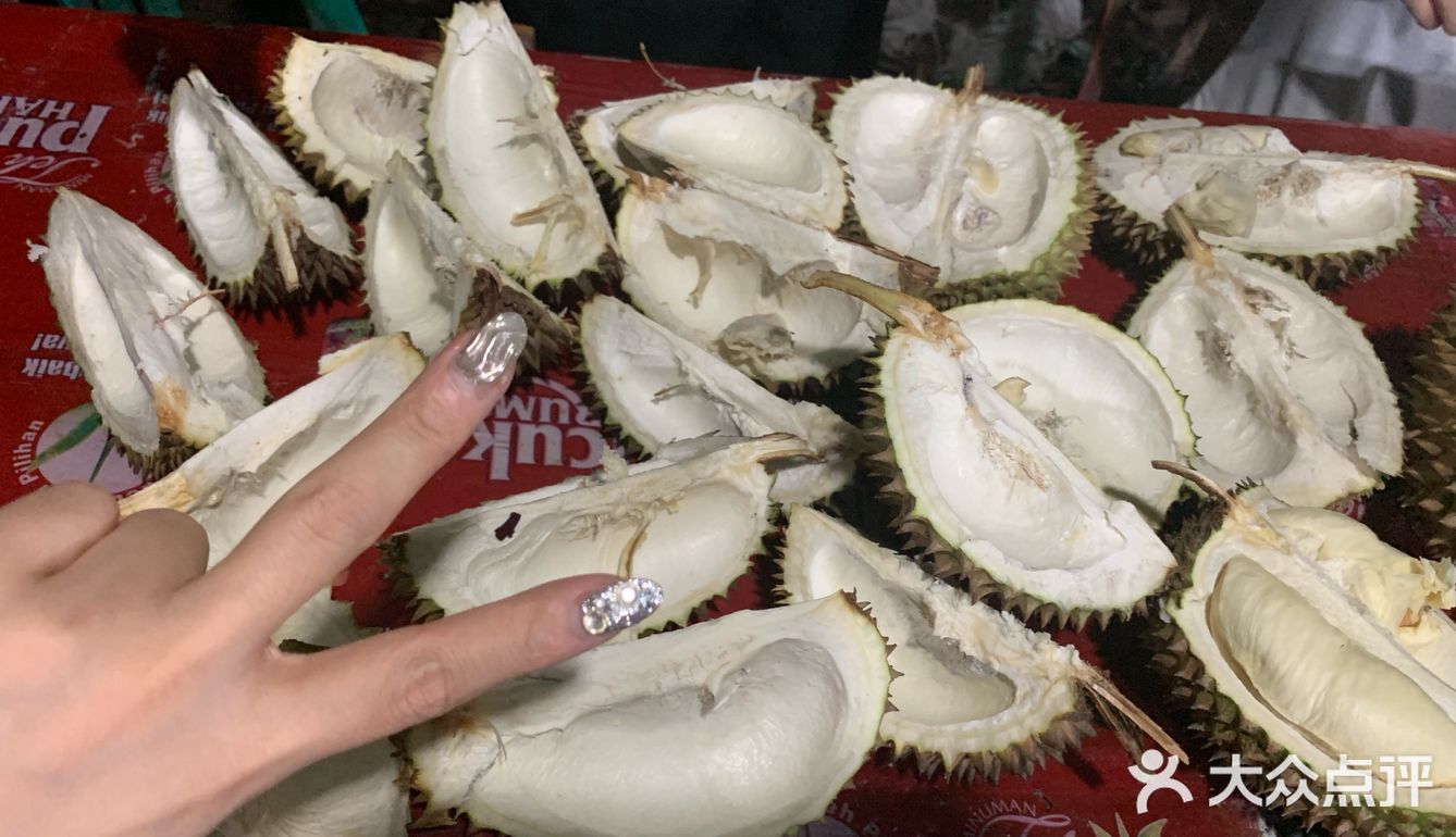 美那多必来！50元榴莲吃到撑！！！