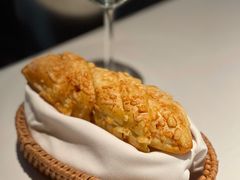 招牌黄油蒜香面包-Oyster Talks 四度蚝法餐厅