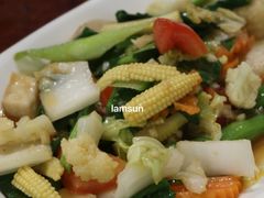 -Dang restaurant (patong phuket)