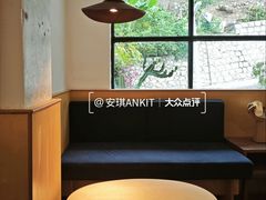 -彳亍咖啡·这里(水湾路店)