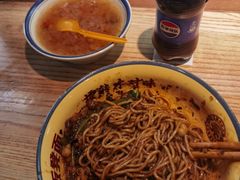 -二娃邓板凳面(解放碑店)