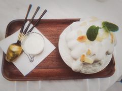 榴莲肉加榴莲冰淇淋-丹礼糖甜品