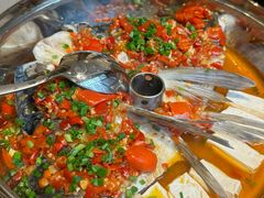 -鱼鲜饭香·招牌汽锅剁椒鱼头王