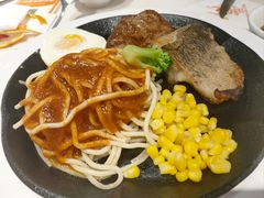 -汤姆家的牛排意面披萨(新城市广场店)