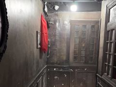 -荒岛实景沉浸密室(江汉路1店)