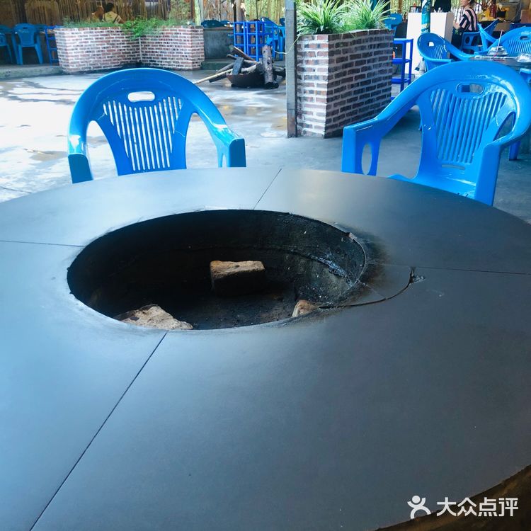 第一次吃带蘸水的烧烤