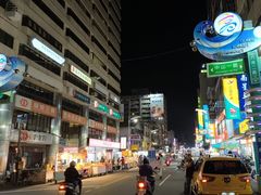 -六合夜市