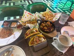 -Famous肥猫墨西哥音乐餐吧(五棵松华熙LIVE店)