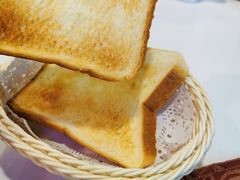 香烤全麦面包-小白桦西餐厅