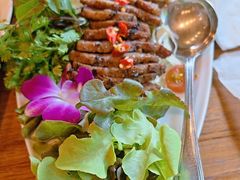 -Chom Cafe and Restaurant