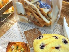 蓝莓奶酪包-英伦时光·蛋糕·甜品(亦庄分店)