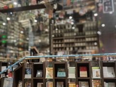 -钟书阁(群光广场店)