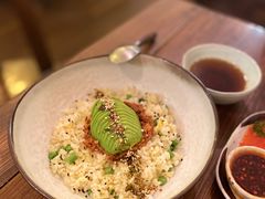 牛油果拌饭-小食院简餐厅