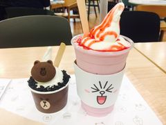 -LINE FRIENDS Garosu-gil Flagship Store