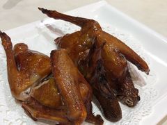 红烧乳鸽-德烨酒家