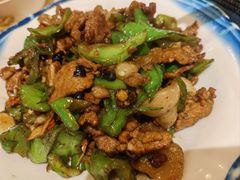 -霄汉牛三鲜湖北砂锅菜(万松园2店)