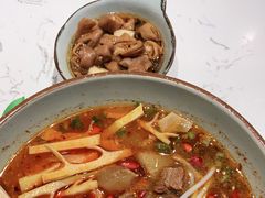 -百春原湖南牛肉粉(百联世纪店)