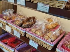 -红宝石·鲜奶小方·海派西点房(金杨店)