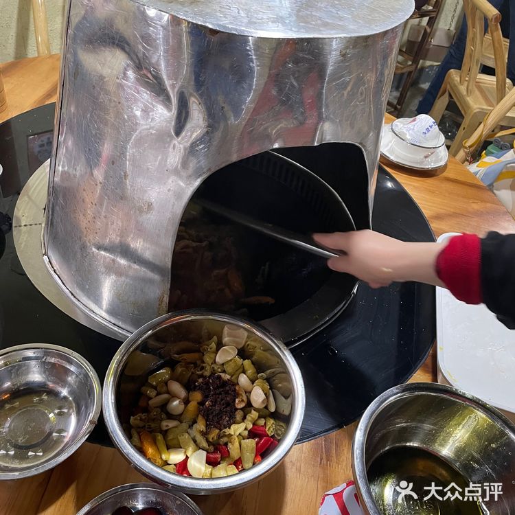 土火锅与东北玉米膜膜的完美搭配