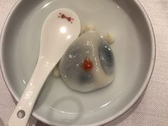 手工鸡头米芝麻汤圆-上海人家花樣年华(中山公园店)
