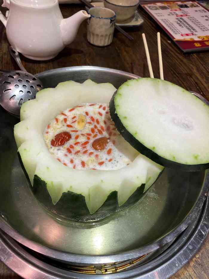 粤本色冬瓜盅主题餐厅(燕汇广场店)-"地理位置很方便,江泰路出来马路