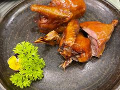 玻璃皮润烧乳鸽-大树餐厅(大悦城店)