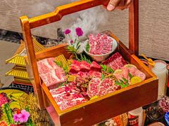 -山川小町·极番烧肉(新地假日广场店)