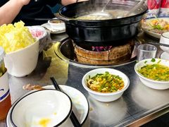 -重庆川渝肥妹火锅