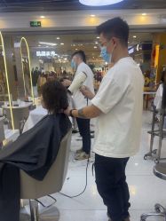 -虫二·专注健康烫染沙龙