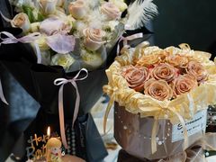 -河畔春天时尚餐厅