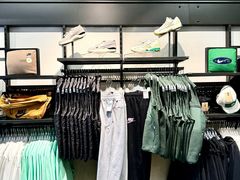 -百年港湾奥特莱斯(香炉礁店)