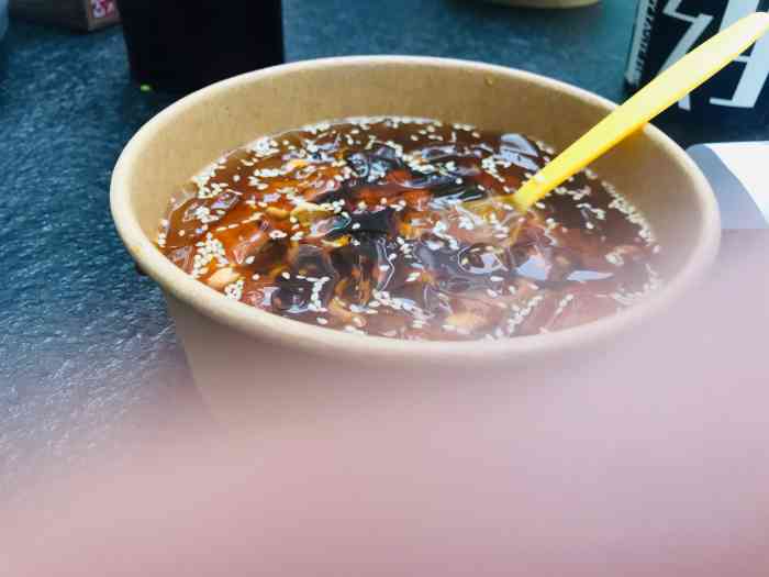 黔味思烤(解放碑店"这家店的话要说早,其实不好找,但是因为我.