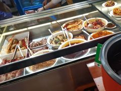 -爆炸头阿姨小四川正宗川味小吃(无任何分店)