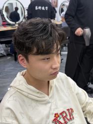 -藤野造型烫染·漂发